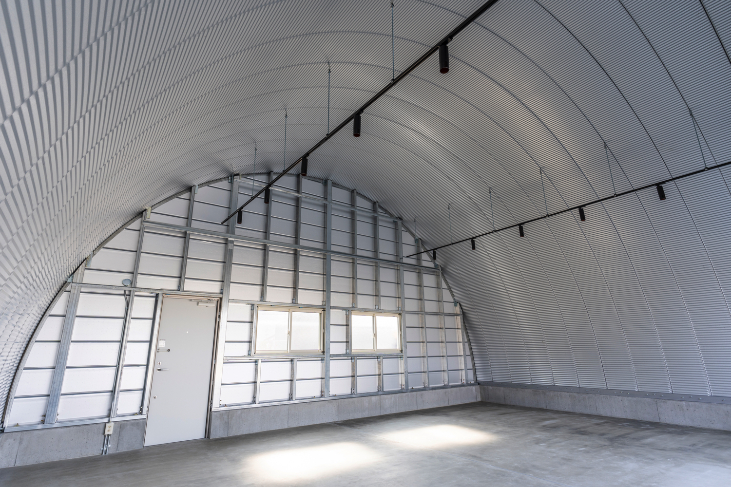 倉庫 スチールアーチ 間口8.0mm 奥行8.8mm 高さ4.6mm イメージ