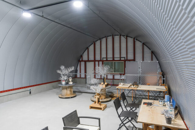 倉庫・作業場 スチールアーチ 間口7.0m 奥行16m 庇奥行き5.6m イメージ5