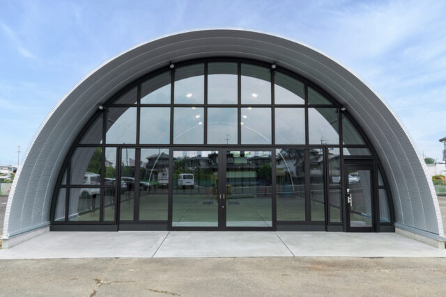 作業場・倉庫 スチールアーチ 間口10m 奥行14.4m 最高高さ5.3m イメージ1