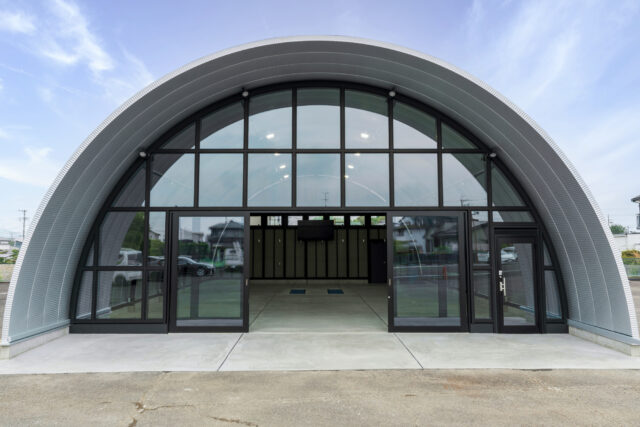 作業場・倉庫 スチールアーチ 間口10m 奥行14.4m 最高高さ5.3m イメージ2