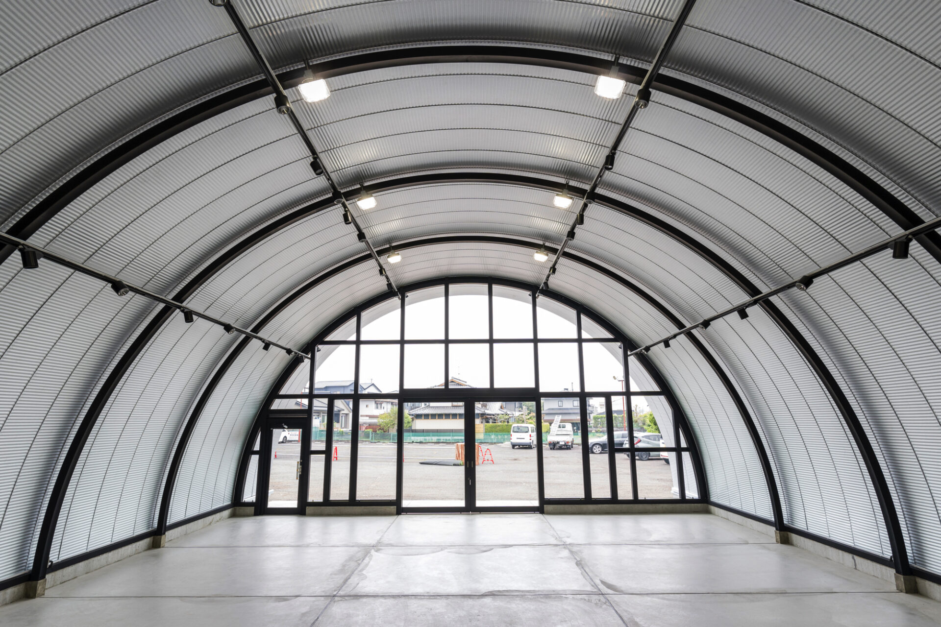 作業場・倉庫 スチールアーチ 間口10m 奥行14.4m 最高高さ5.3m イメージ