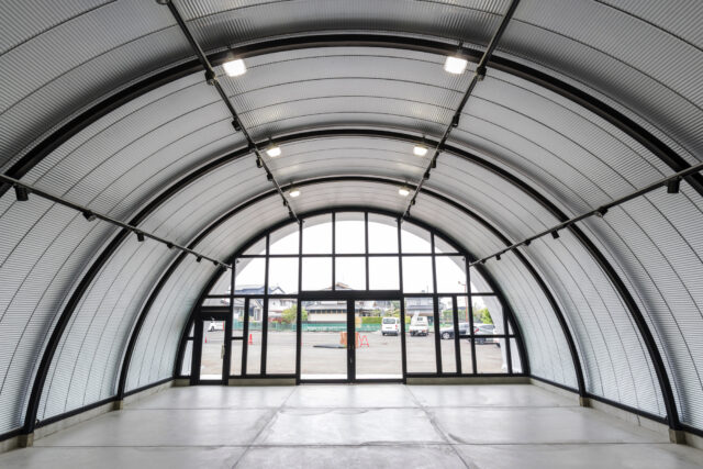 作業場・倉庫 スチールアーチ 間口10m 奥行14.4m 最高高さ5.3m イメージ1