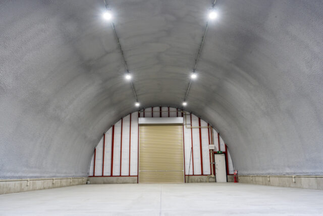 倉庫2棟 スチールアーチ 間口10.0m 奥行20.0m 最高高さ5.6m イメージ4