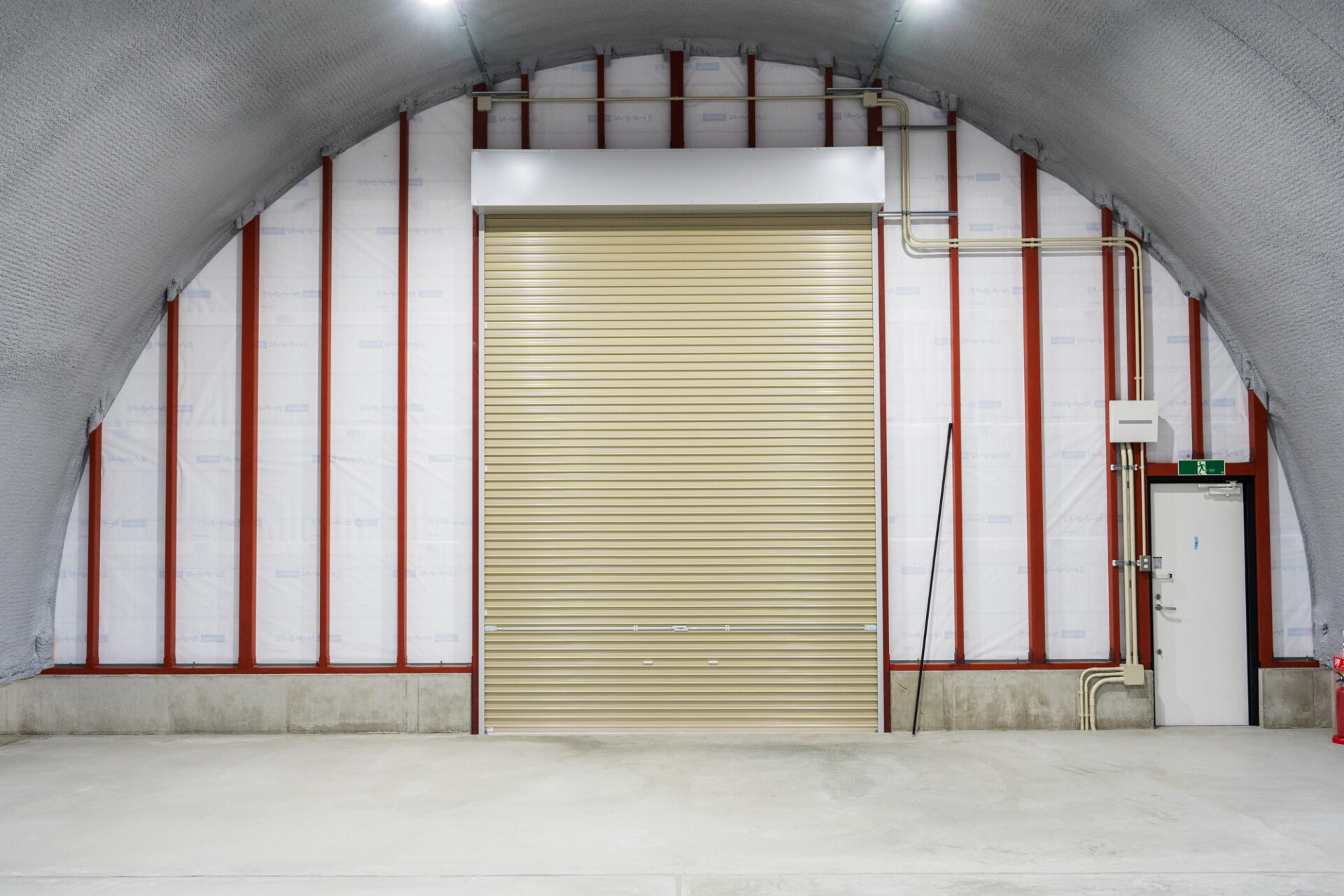 倉庫2棟 スチールアーチ 間口10.0m 奥行20.0m 最高高さ5.6m イメージ5