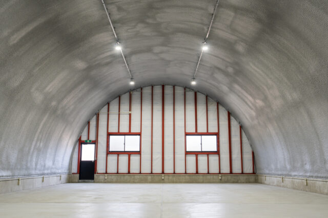 倉庫2棟 スチールアーチ 間口10.0m 奥行20.0m 最高高さ5.6m イメージ3