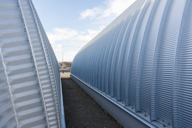 倉庫2棟 スチールアーチ 間口10.0m 奥行20.0m 最高高さ5.6m イメージ10