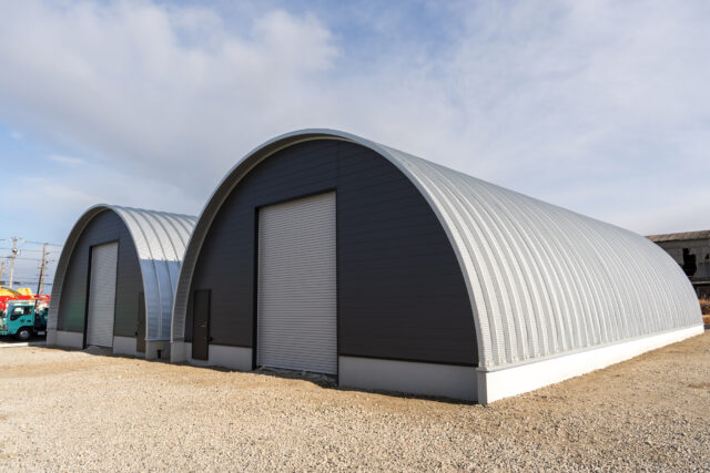倉庫2棟 スチールアーチ 間口10.0m 奥行20.0m 最高高さ5.6m イメージ3