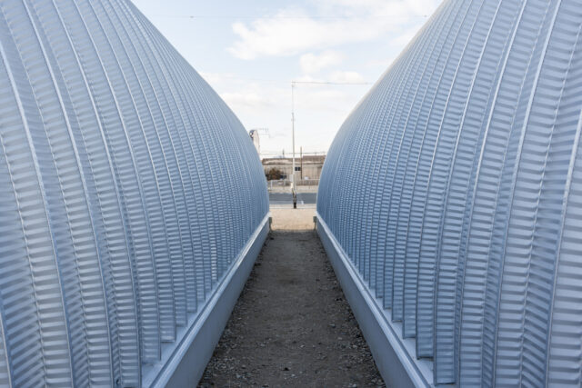 倉庫2棟 スチールアーチ 間口10.0m 奥行20.0m 最高高さ5.6m イメージ9