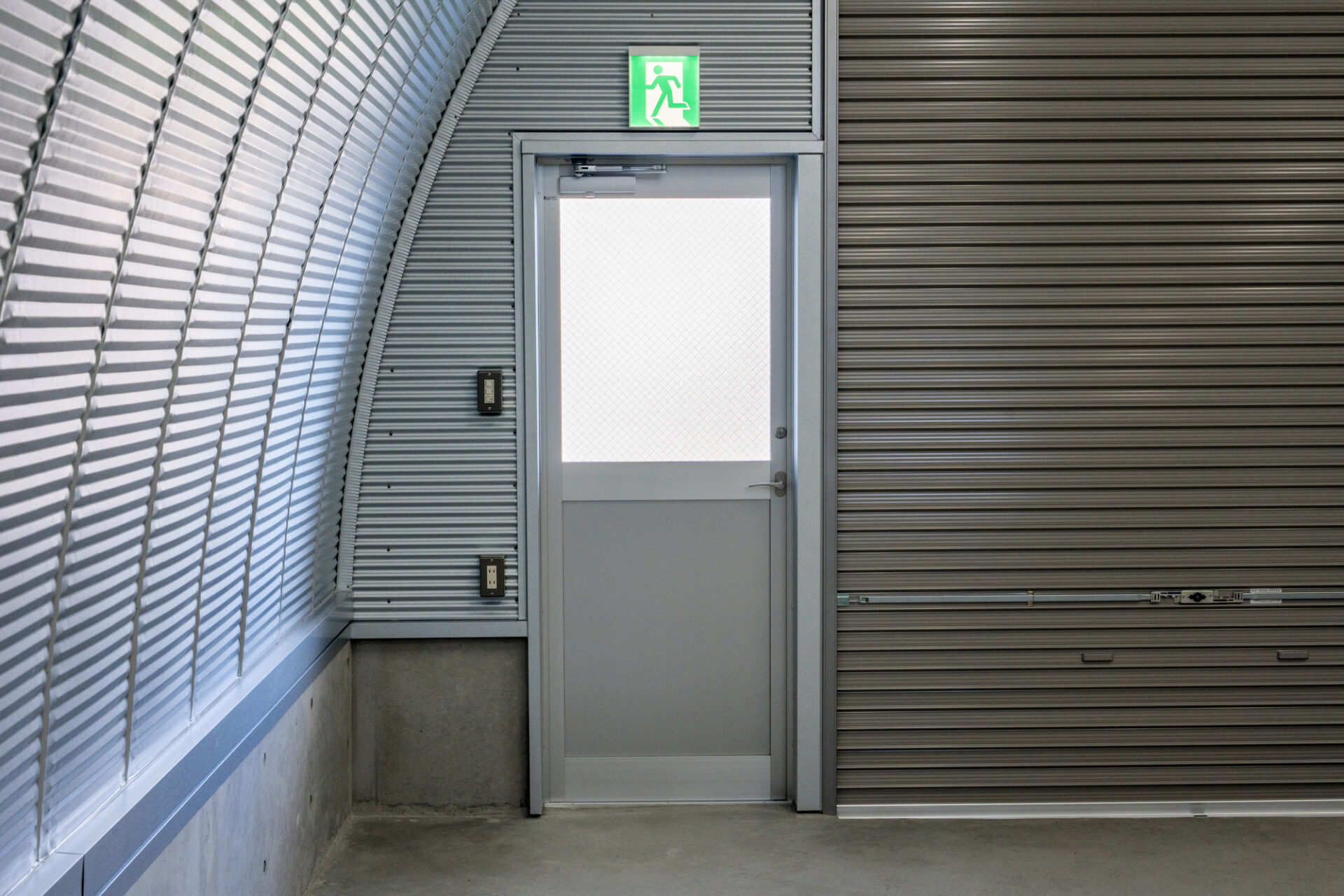 倉庫 スチールアーチ 間口7.5m 奥行15.8m 高さ4.35m イメージ16