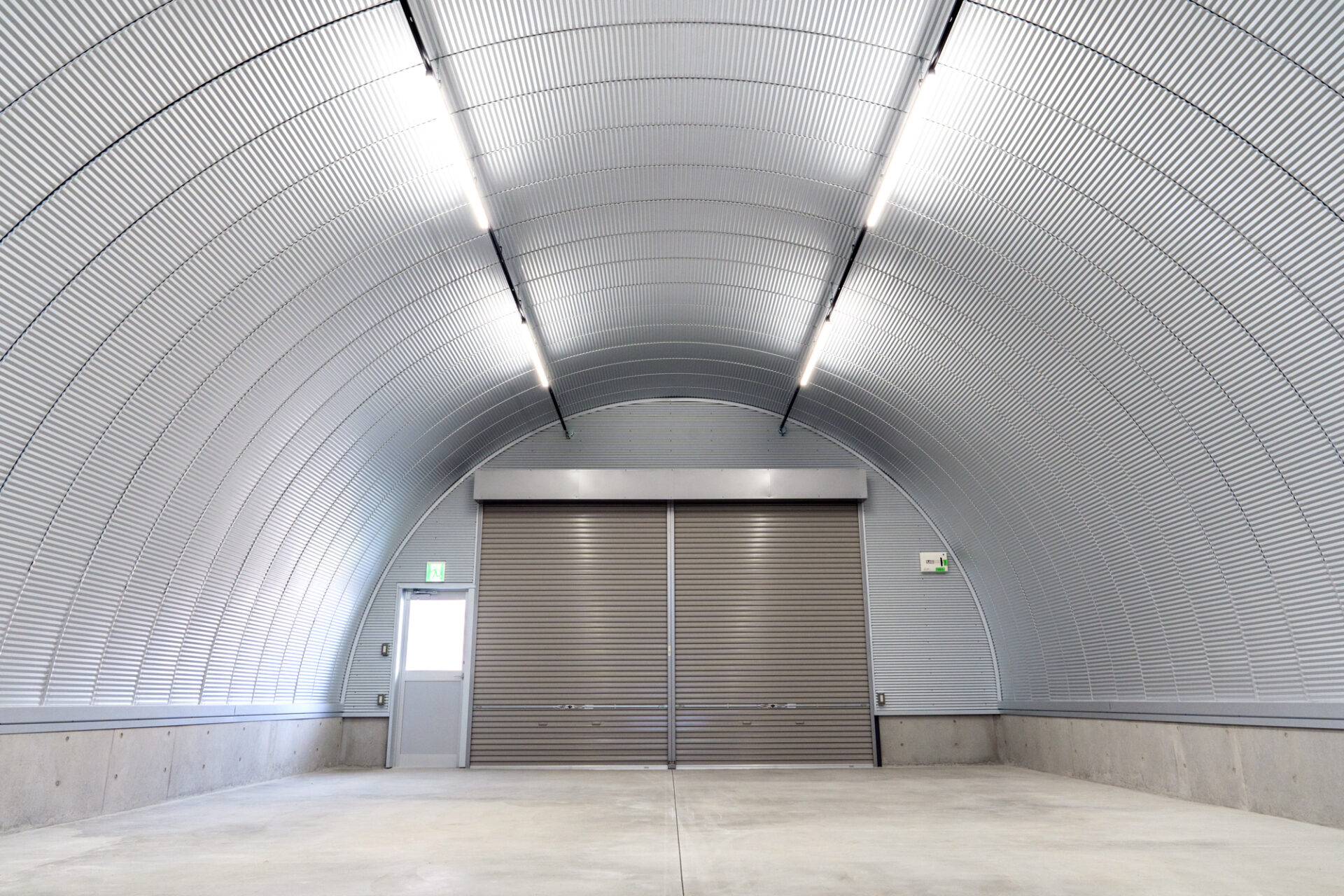 倉庫 スチールアーチ 間口7.5m 奥行15.8m 高さ4.35m イメージ2