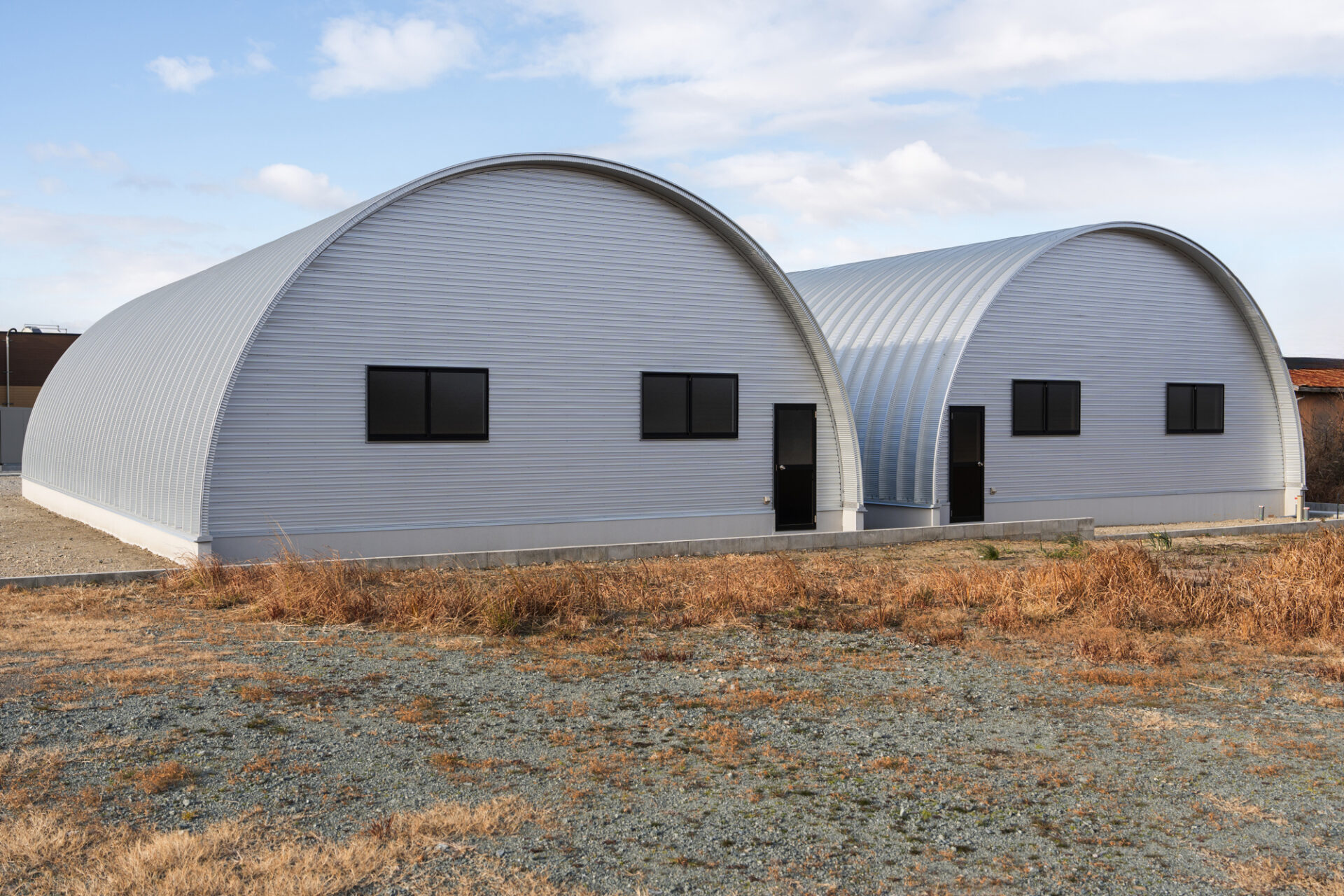 倉庫2棟 スチールアーチ 間口10.0m 奥行20.0m 最高高さ5.6m イメージ8