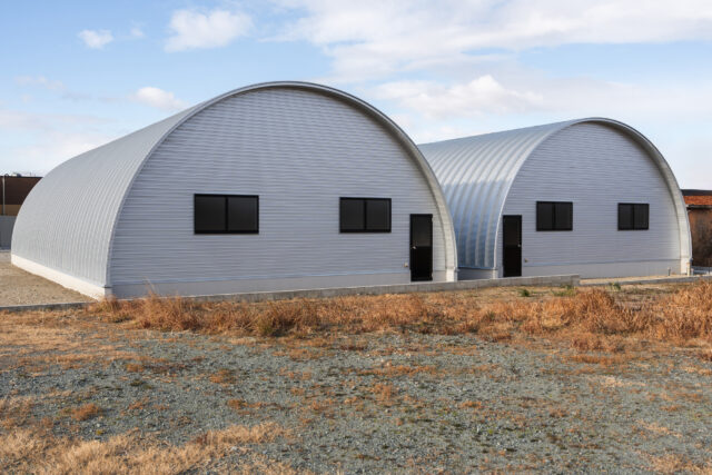 倉庫2棟 スチールアーチ 間口10.0m 奥行20.0m 最高高さ5.6m イメージ8