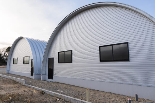 倉庫2棟 スチールアーチ 間口10.0m 奥行20.0m 最高高さ5.6m イメージ6