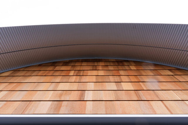 大阪の倉庫兼ガレージ建設 鉄と木が調和するスチールアーチ イメージ13