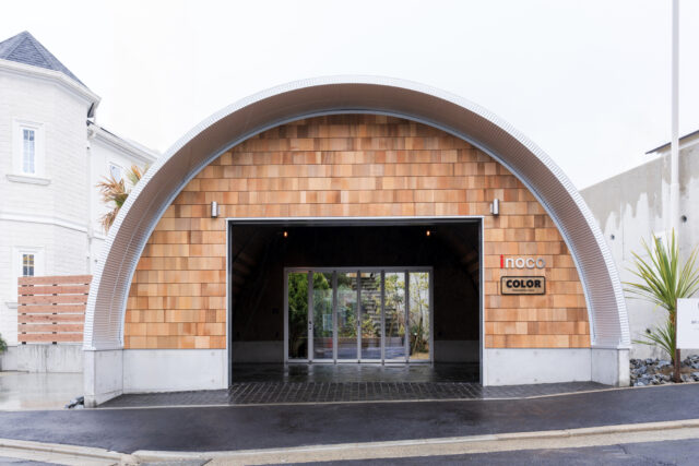 大阪の倉庫兼ガレージ建設 鉄と木が調和するスチールアーチ イメージ2