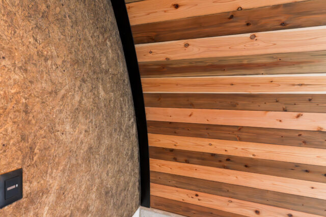 大阪の倉庫兼ガレージ建設 鉄と木が調和するスチールアーチ イメージ25