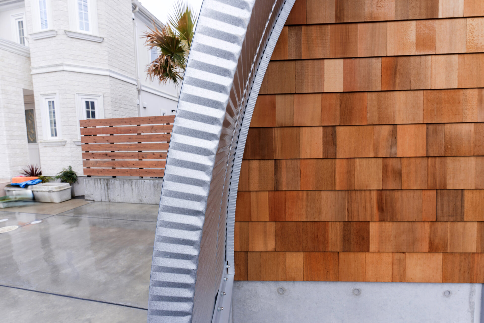 大阪の倉庫兼ガレージ建設 鉄と木が調和するスチールアーチ イメージ26