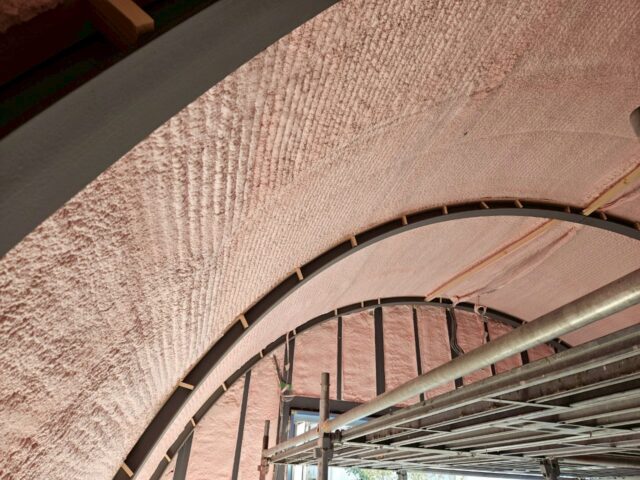 大阪の倉庫兼ガレージ建設 鉄と木が調和するスチールアーチ イメージ28