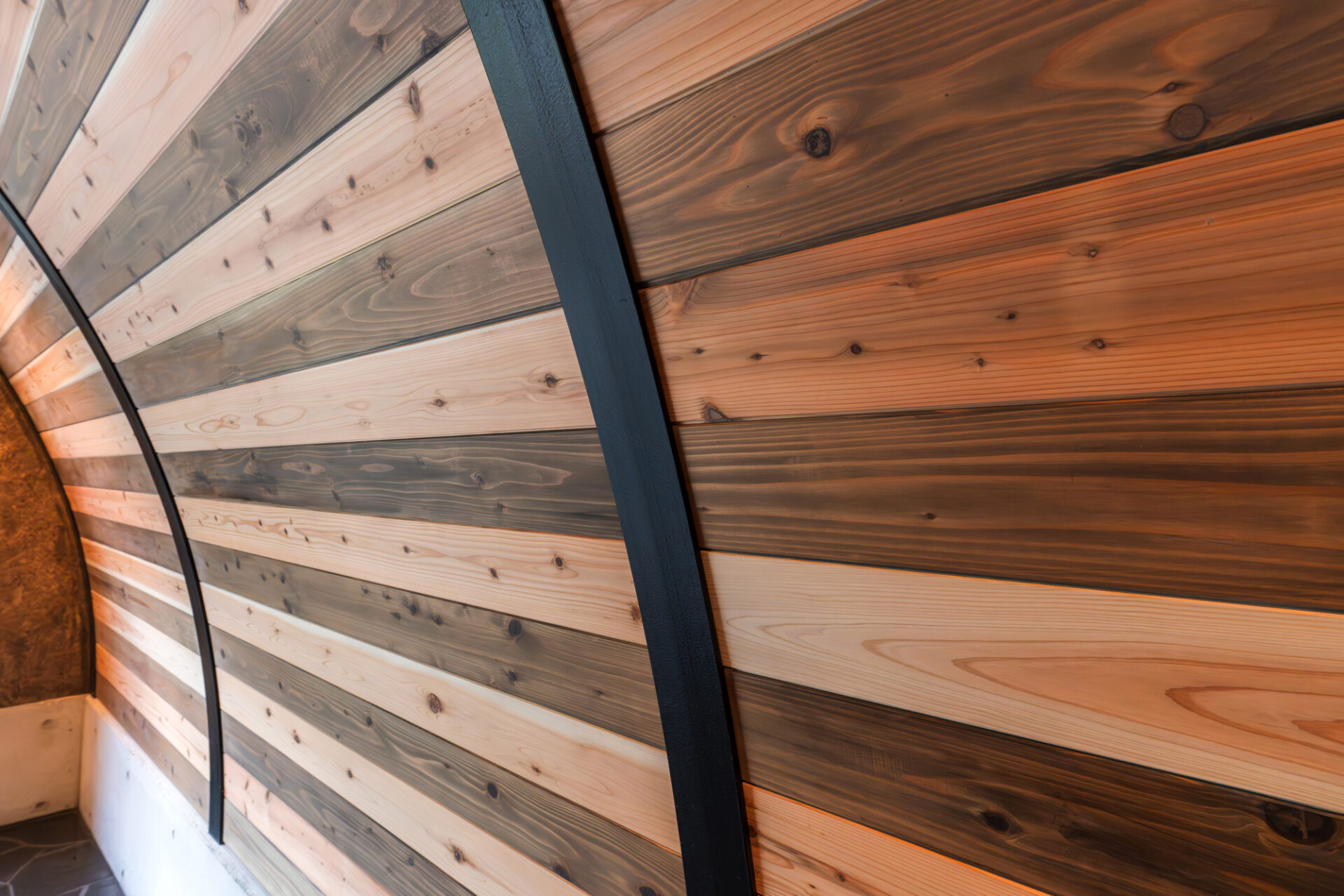 大阪の倉庫兼ガレージ建設 鉄と木が調和するスチールアーチ イメージ24