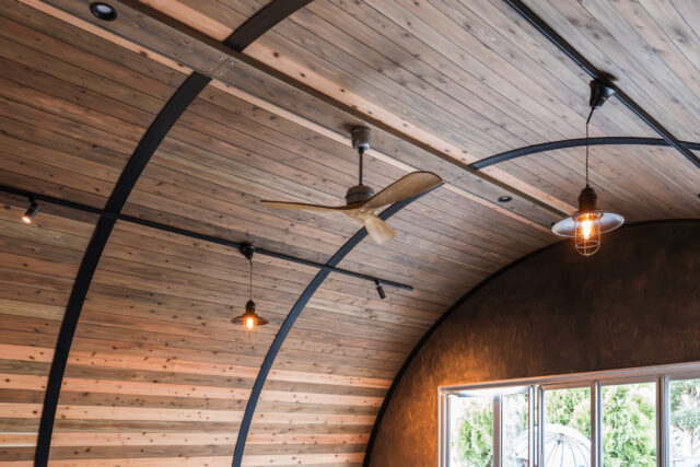 大阪の倉庫兼ガレージ建設 鉄と木が調和するスチールアーチ イメージ17