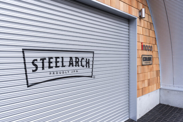大阪の倉庫兼ガレージ建設 鉄と木が調和するスチールアーチ イメージ15