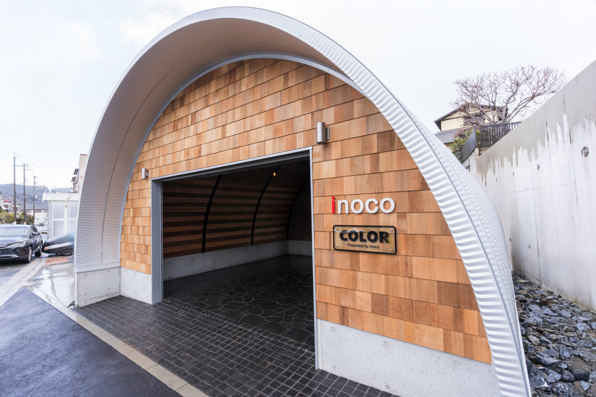 大阪の倉庫兼ガレージ建設 鉄と木が調和するスチールアーチ イメージ6