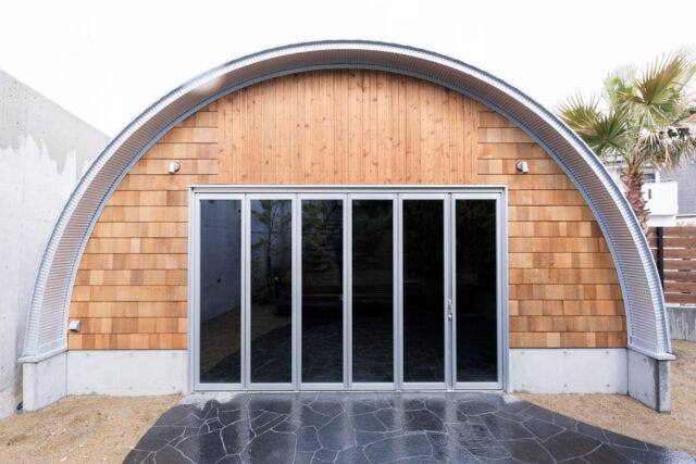 大阪の倉庫兼ガレージ建設 鉄と木が調和するスチールアーチ イメージ24