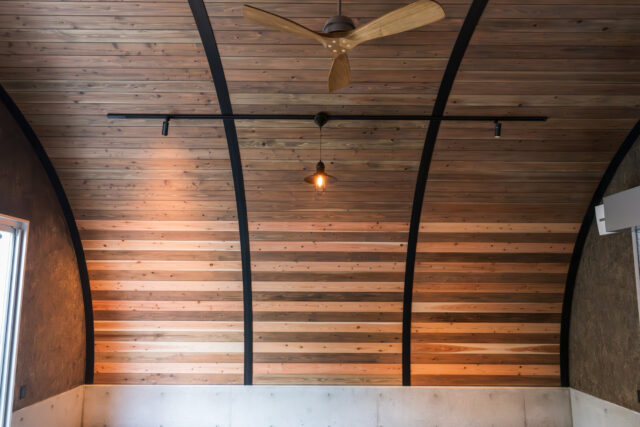 大阪の倉庫兼ガレージ建設 鉄と木が調和するスチールアーチ イメージ19