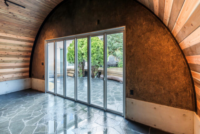 大阪の倉庫兼ガレージ建設 鉄と木が調和するスチールアーチ イメージ22