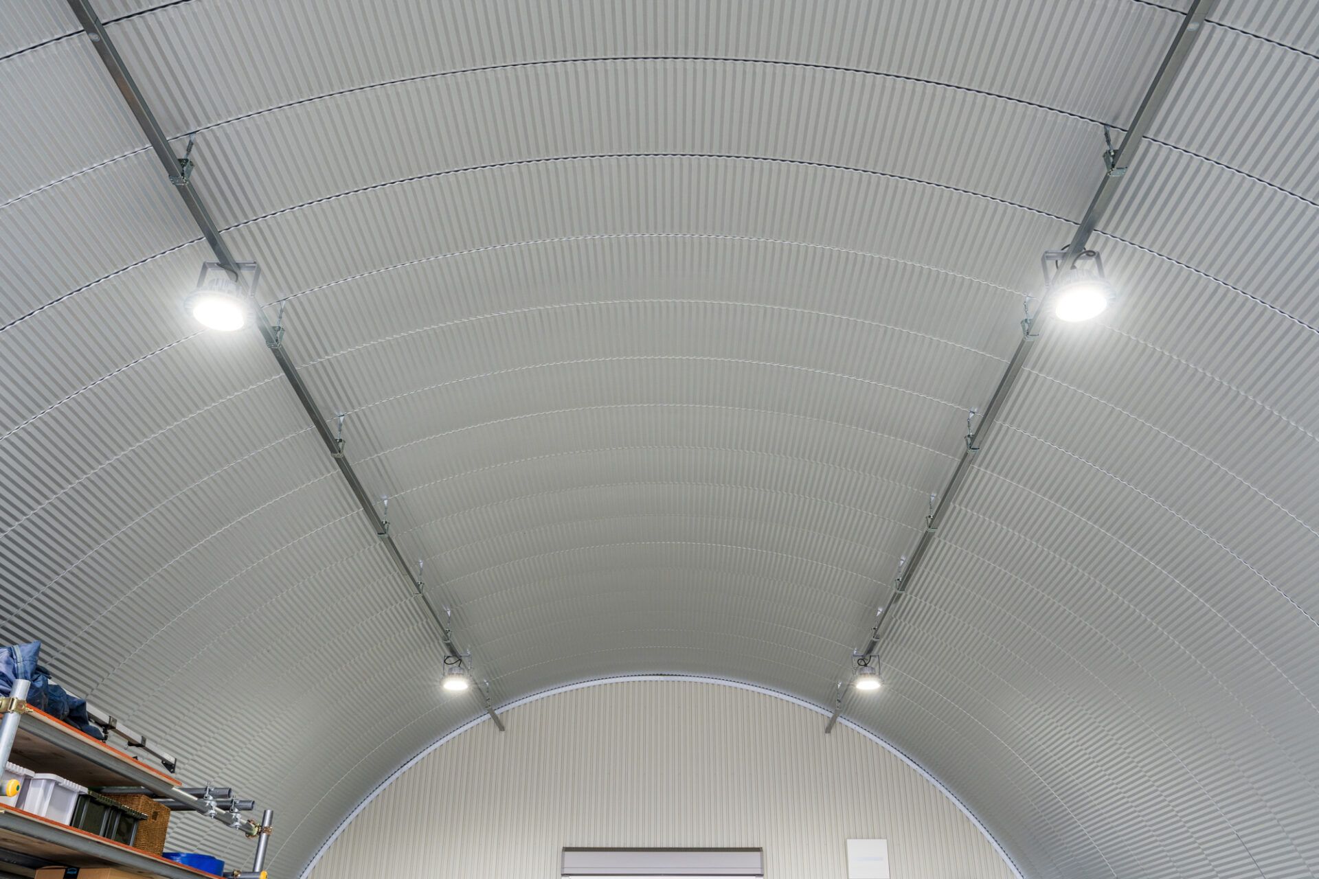 倉庫兼事務所+駐車エリア 機能性重視のスチールアーチ イメージ13