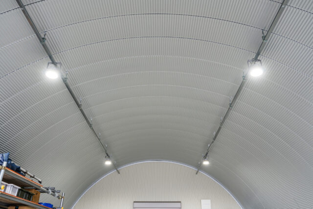 倉庫兼事務所+駐車エリア 機能性重視のスチールアーチ イメージ13