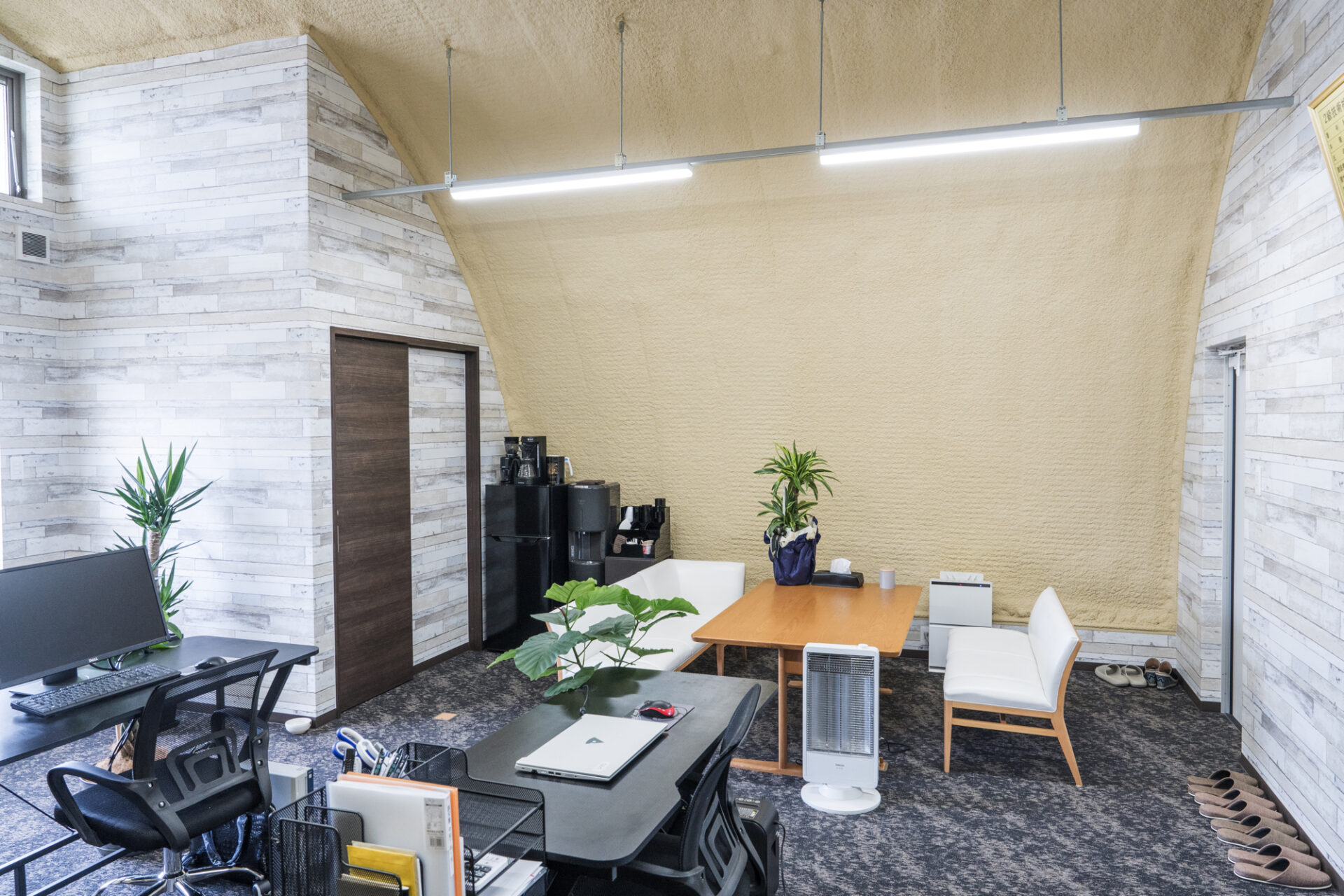 倉庫兼事務所+駐車エリア 機能性重視のスチールアーチ イメージ10