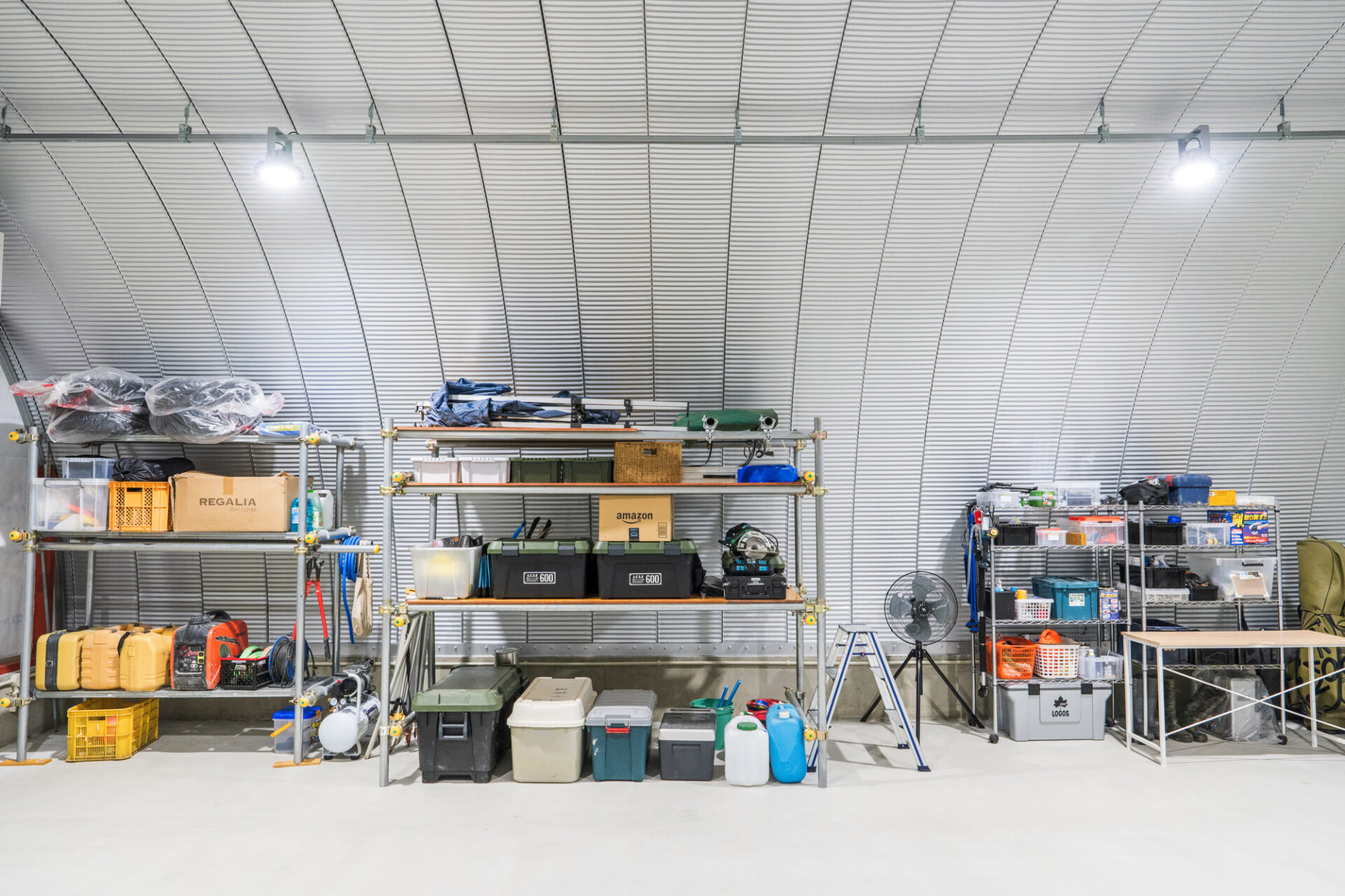 倉庫兼事務所+駐車エリア 機能性重視のスチールアーチ イメージ15