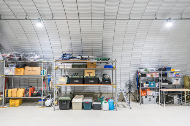 倉庫兼事務所+駐車エリア 機能性重視のスチールアーチ イメージ15