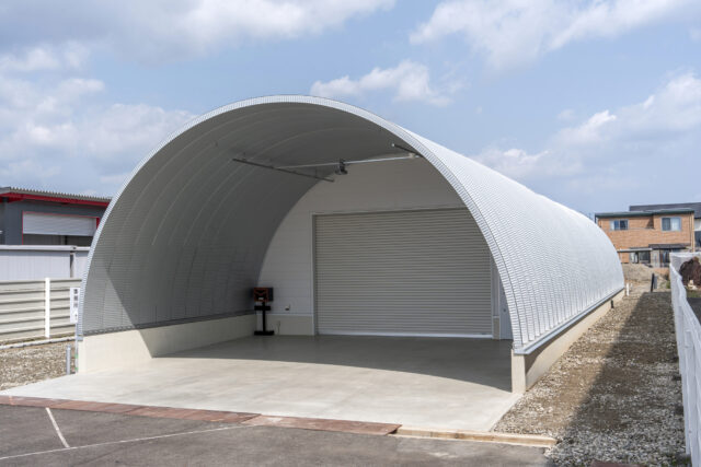 倉庫兼事務所+駐車エリア 機能性重視のスチールアーチ イメージ10