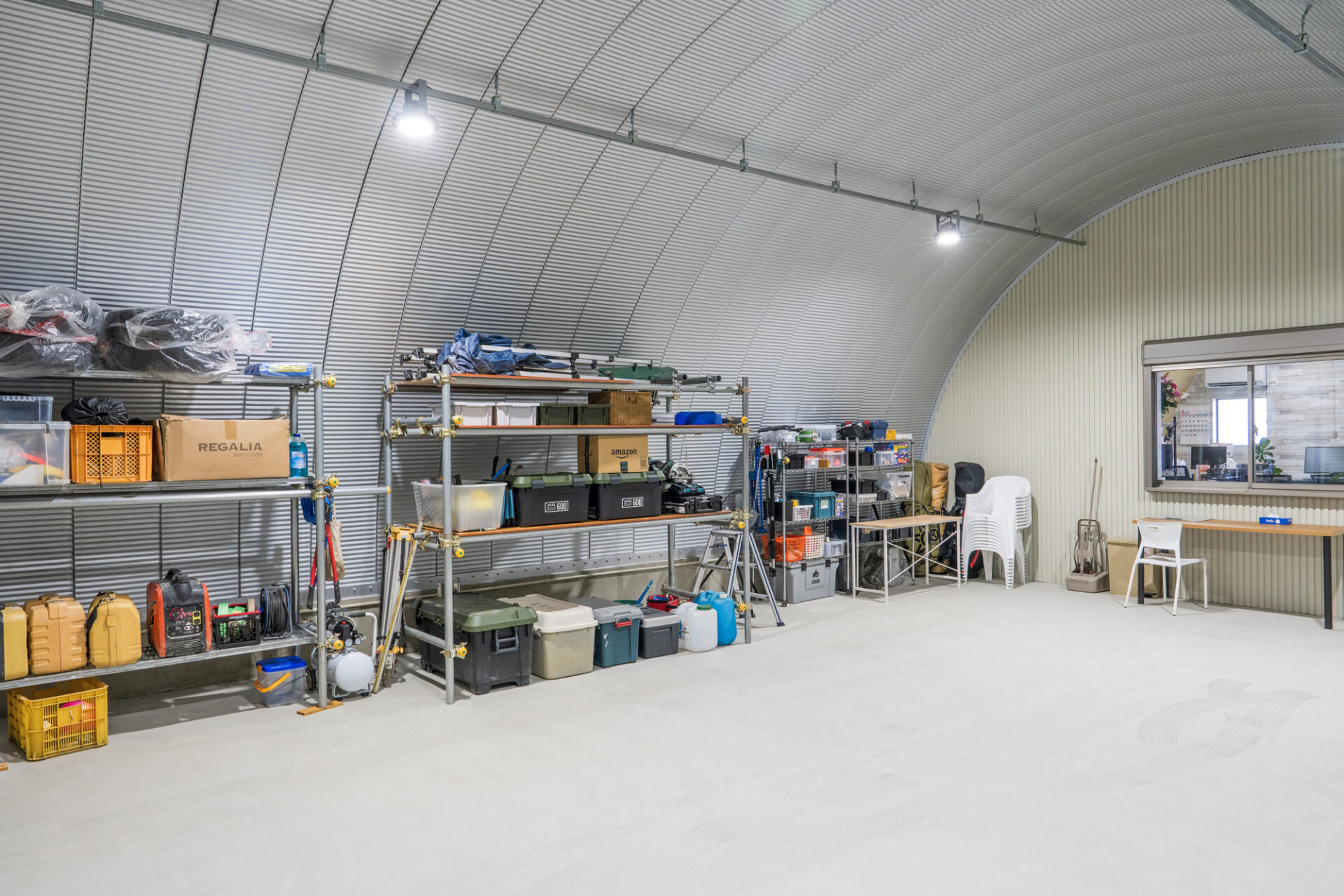 倉庫兼事務所+駐車エリア 機能性重視のスチールアーチ イメージ16