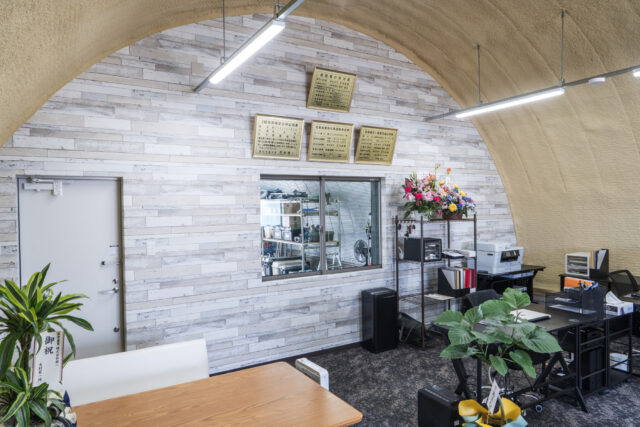 倉庫兼事務所+駐車エリア 機能性重視のスチールアーチ イメージ14